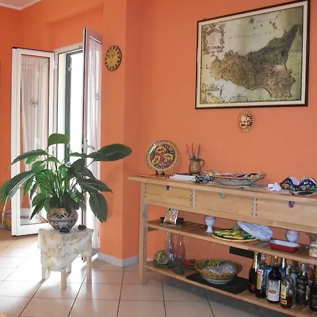 Alojamento de Acomodação e Pequeno-almoço Miroca SantʼAlessio Siculo