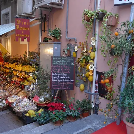 Alojamento de Acomodação e Pequeno-almoço Miroca SantʼAlessio Siculo