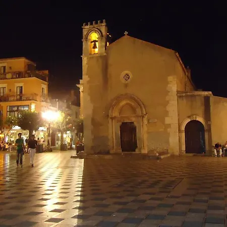 Nocleg ze śniadaniem Miroca SantʼAlessio Siculo